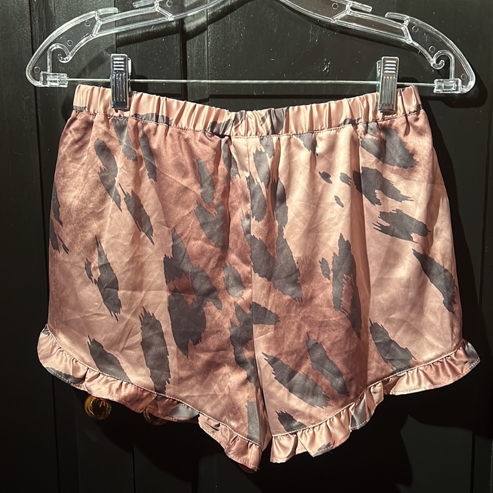 Express Satin Ruffle Leopard Sleep Shorts - Picture 6 of 8